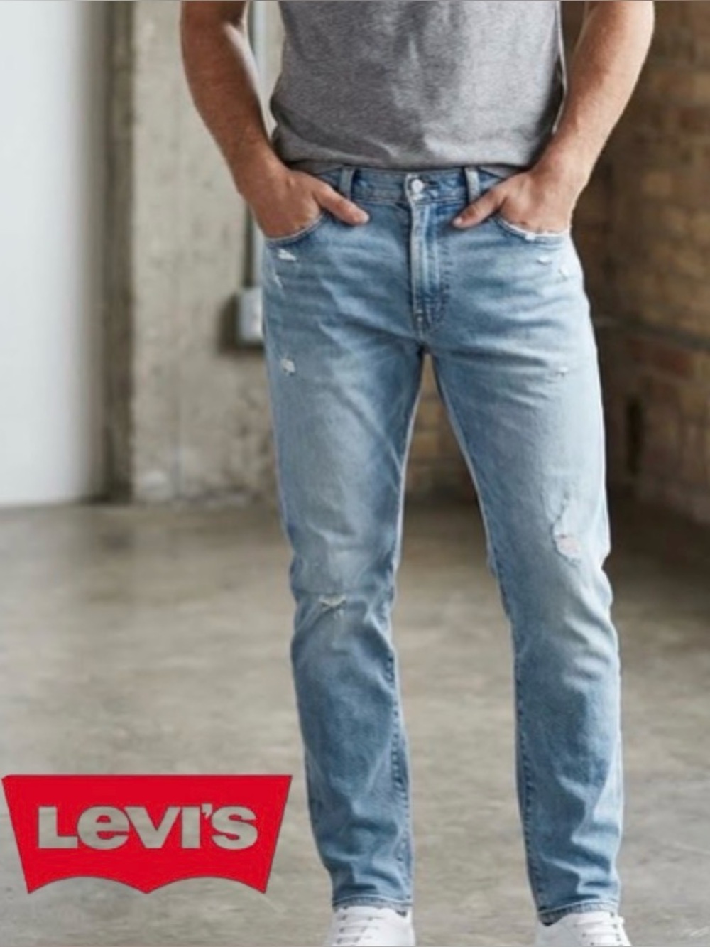 ❤️ Levi's Light Blue Slim Fit Distressed Jeans - Size 32/30